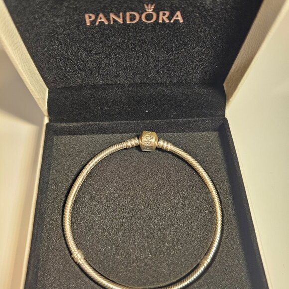 Pandora Moments Barrel Clasp Snake Chain Bracelet - Picture 2 of 2